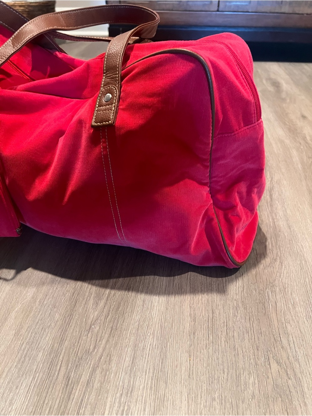 Tommy Hilfiger Red Canvas Travel Tote with Brown Leather Handles - Picture 7 of 16